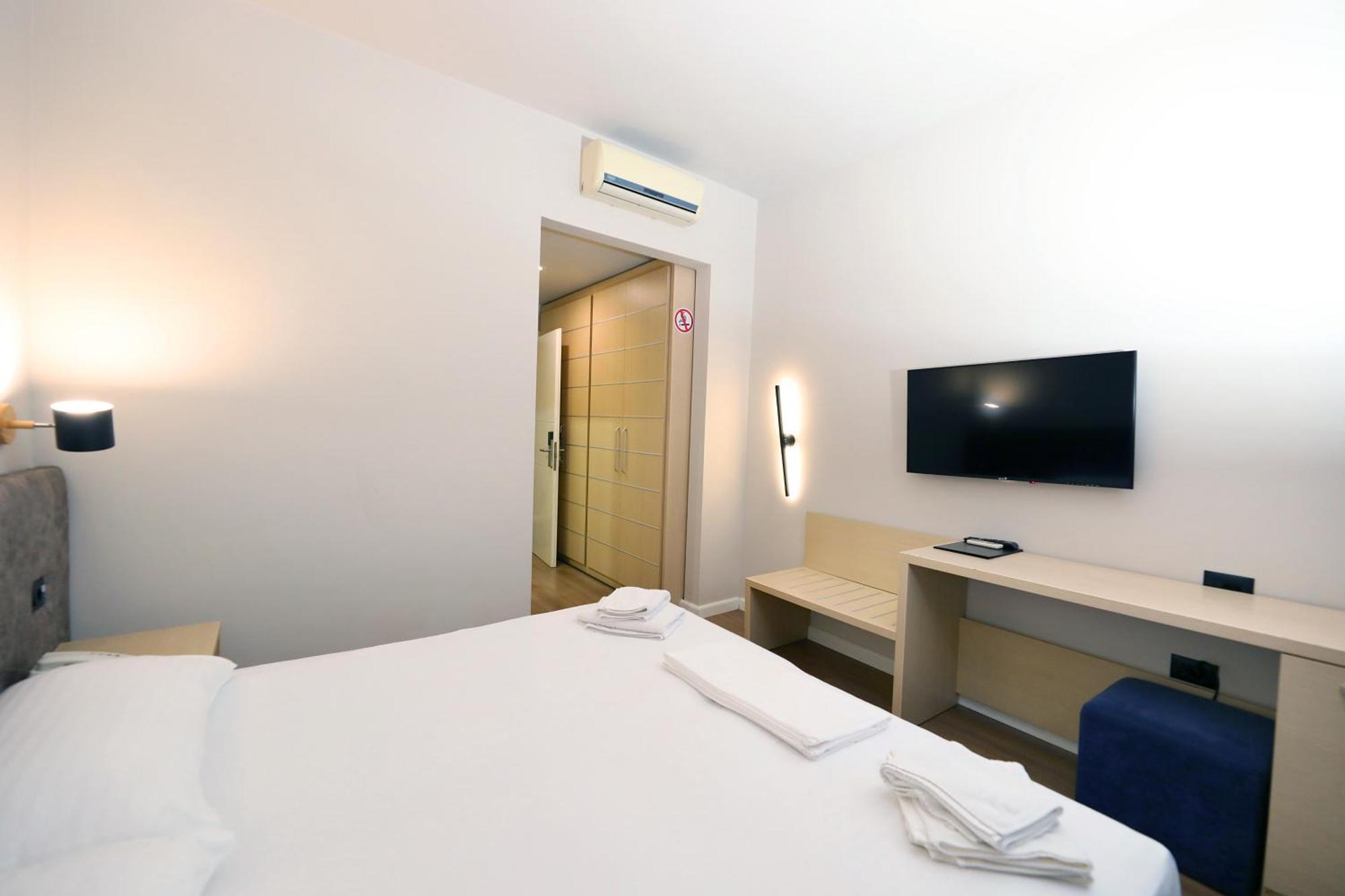 Hotel Libertas Vlore Exterior photo